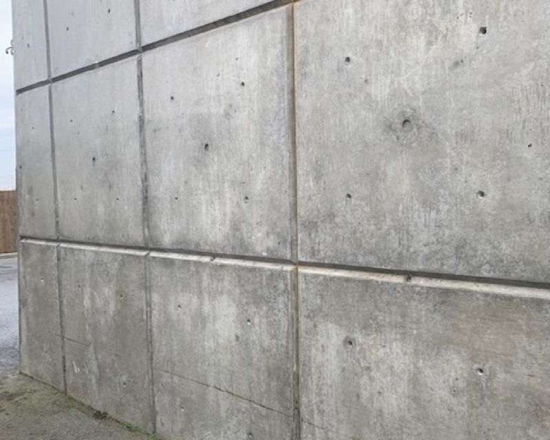 concrete wall base